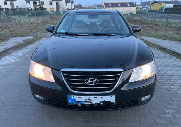 Hyundai Sonata cena 10500 przebieg: 211000, rok produkcji 2008 z Gdańsk małe 154